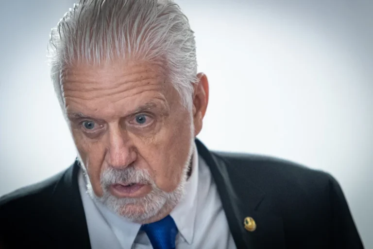 mendonca-veta-buscas-no-gabinete-de-jaques-wagner-em-operacao-do-caso-master