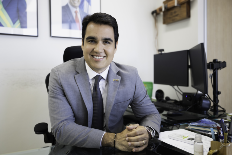 “amanha-vence-os-boletos”:-enteado-de-jaques-wagner-cobrou-dinheiro-de-gestor-do-master,-diz-pf