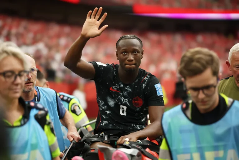 quem-e-ismael-kone,-canadense-que-quebrou-a-perna-em-jogo-da-copa