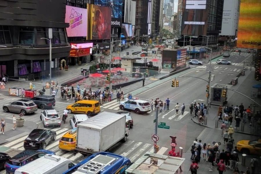 video:-tiros-na-times-square-provocam-panico-e-mobilizam-policia-de-nova-york