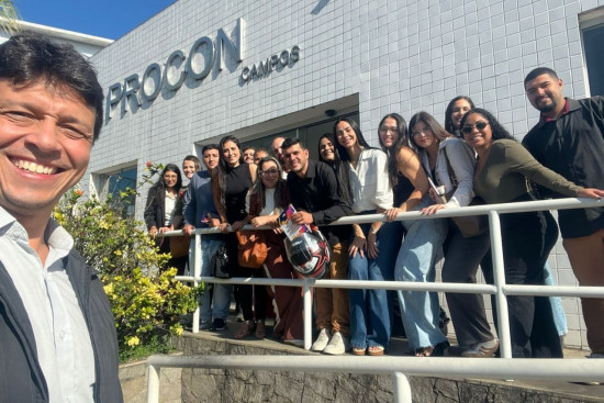 Alunos do 7º período de Direito da Uniflu realizam visita técnica ao Procon Campos