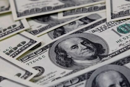 bolsa-cai-2,22%,-e-dolar-volta-a-subir-acima-de-r$-5,06