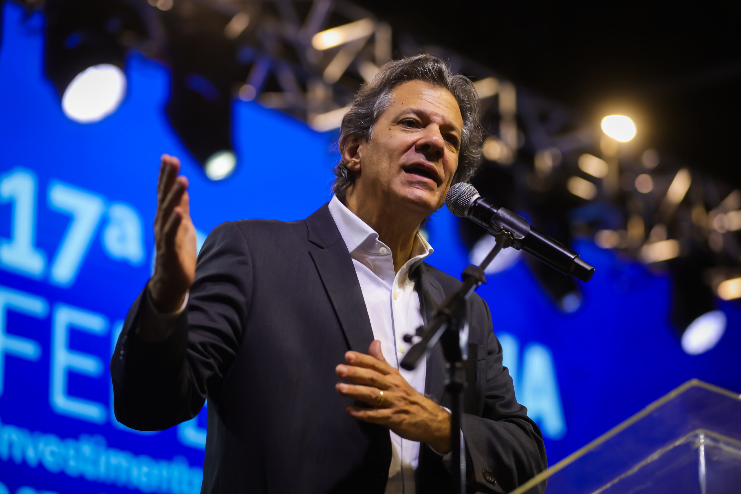 Haddad Apoia Jaques Wagner e Destaca Ação Contra Emenda do Banco Master