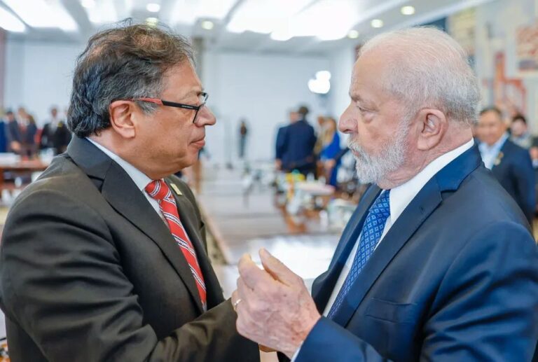 petro-liga-para-lula-e-promete-transicao-pacifica-na-colombia