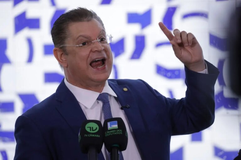 pf-atribui-a-valdemar-emendas-de-r$-119-milhoes-registradas-em-nome-de-deputados-do-pl