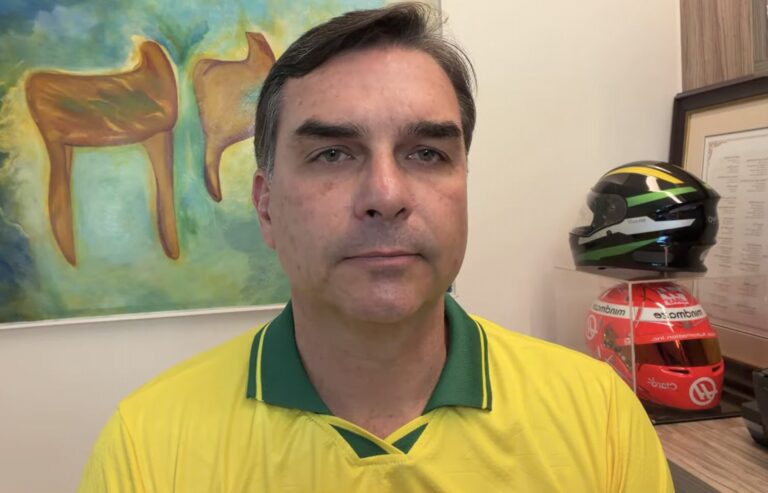 em-carta-bolsonaro-chama-flavio-de-porta-voz-e-reforca-apoio-a-pre-candidatura