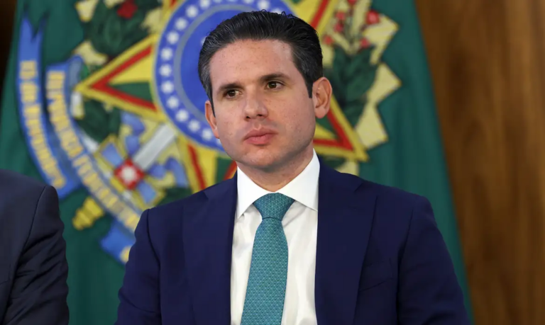 hugo-motta-critica-investigacao-contra-valdemar-e-diz-que-apuracao-busca-criminalizar-a-politica