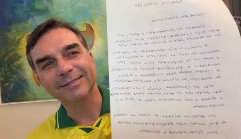 “papuda-nele”:-leitura-de-carta-de-bolsonaro-por-flavio-descumpre-ordem-do-stf,-diz-kakay