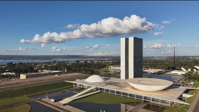 congresso-chega-ao-recesso-com-projetos-sobre-misoginia,-mei,-ia-e-escala-6×1-travados