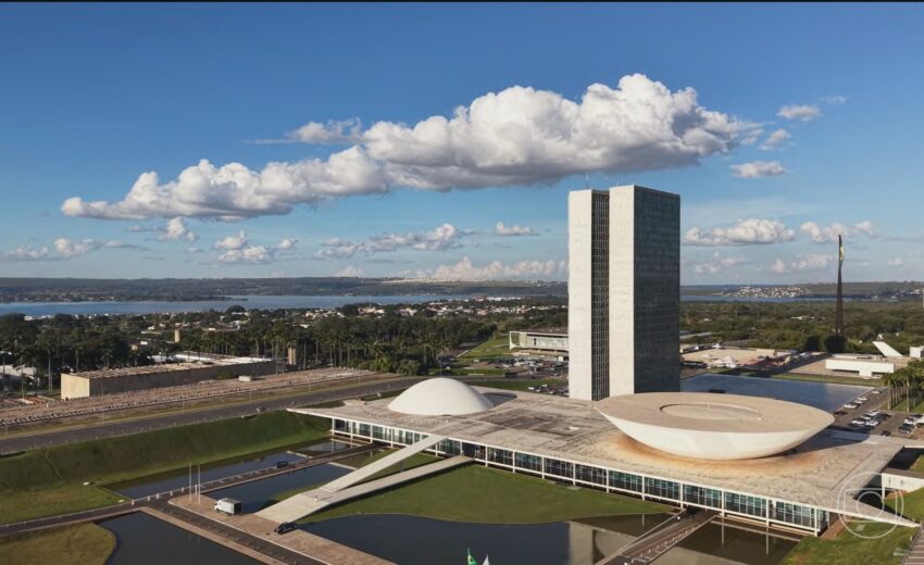 congresso-chega-ao-recesso-com-projetos-sobre-misoginia,-mei,-ia-e-escala-6×1-travados