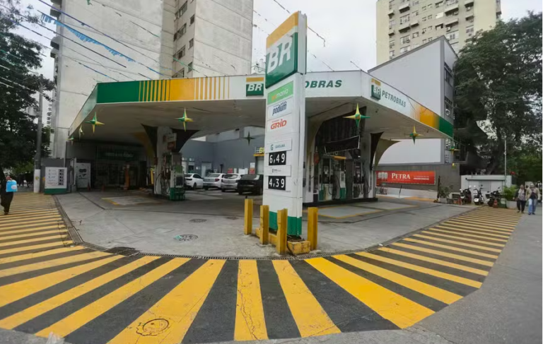pf-ve-luisi-pinho-como-peca-chave-em-esquema-de-r$-7,6-bi-com-postos-no-rio