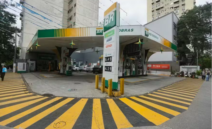 pf-ve-luisi-pinho-como-peca-chave-em-esquema-de-r$-7,6-bi-com-postos-no-rio
