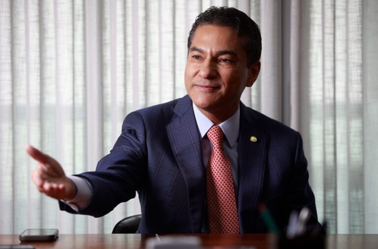 republicanos-nega-acordo-com-flavio-bolsonaro-por-indicacao-de-marcos-pereira-ao-stf