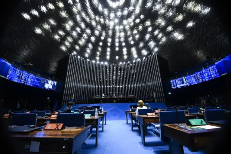 fim-da-escala-6×1-e-mais:-veja-o-que-o-congresso-adiou-para-o-recesso