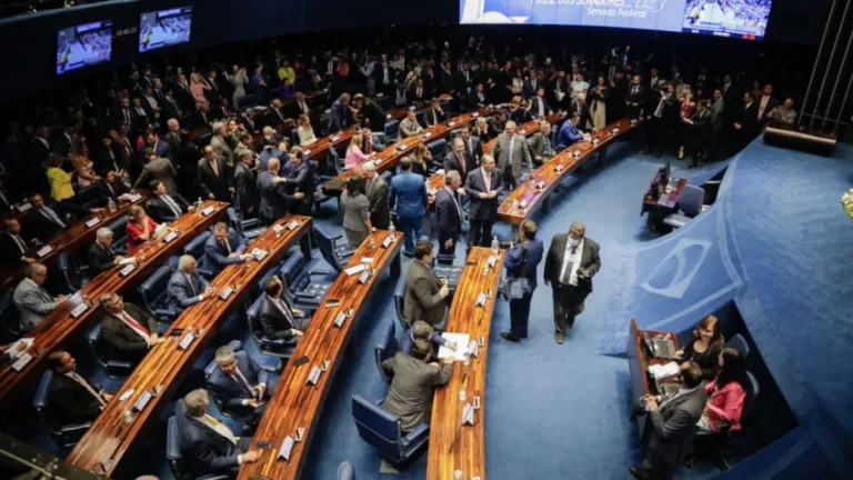 governo-mira-votacao-do-fim-da-escala-6×1-no-senado-apos-recesso