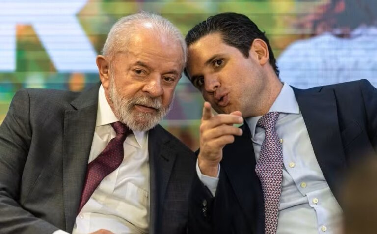 hugo-motta-se-queixa-de-lula-por-apoio-a-rival-de-seu-pai-na-paraiba