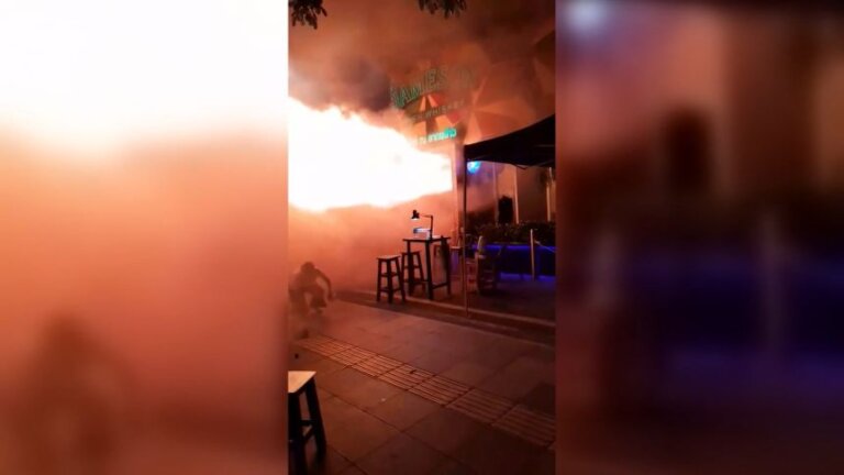 video:-fogo-toma-boate-e-mata-ao-menos-27-pessoas-na-tailandia