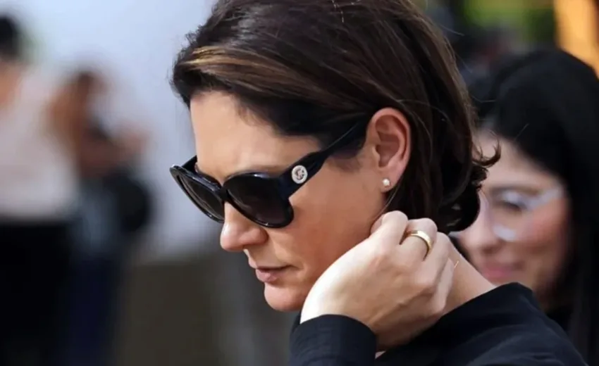 “michelle-esta-presa-com-bolsonaro”,-diz-damares