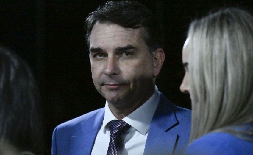 carta-de-bolsonaro-a-flavio-e-campanha-eleitoral-antecipada,-dizem-ministros-do-tse