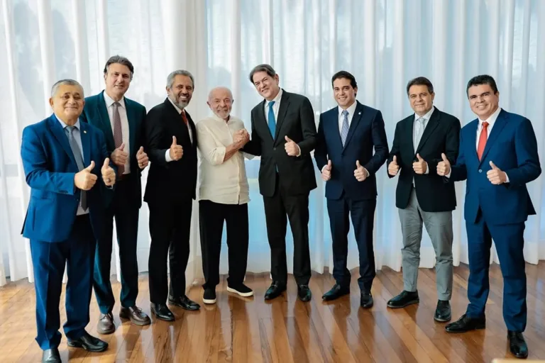 cid-gomes-decide-disputar-reeleicao-ao-senado-apos-reuniao-com-lula-em-alvorada
