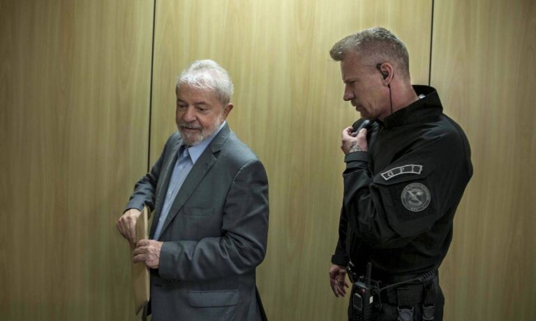 por-que-bolsonaro-nao-pode-divulgar-cartas,-mas-lula-preso-podia