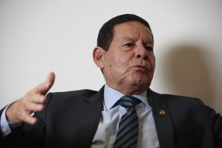 o-caso-master-e-o-maior-desgaste-da-campanha-por-causa-do-financiamento-ao-filme-“dark-horse”?