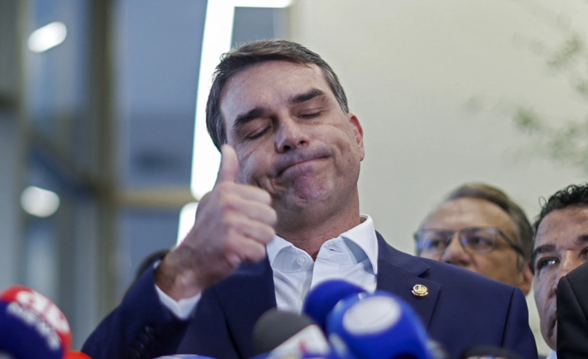 o-senador-flavio-bolsonaro.-foto:-reproducao-pesquisas-internas-do-pl-no-rio-de-janeiro-tem-gerado-preocupa…