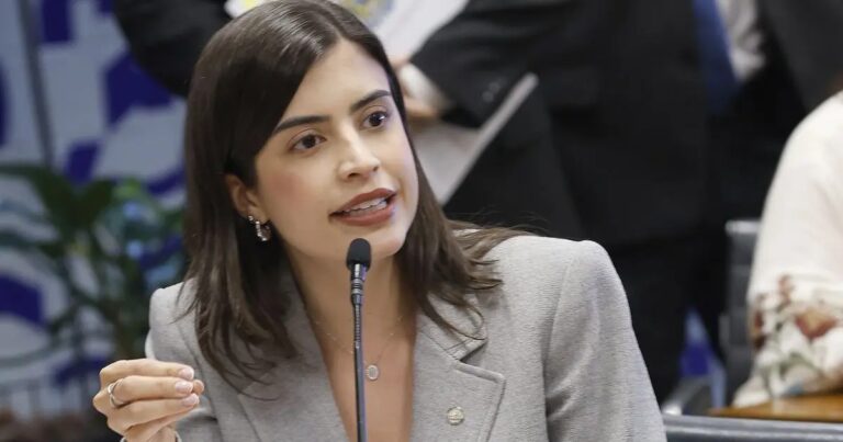 tabata-tenta-acordo-para-votar-pl-da-misoginia-antes-do-recesso-da-camara