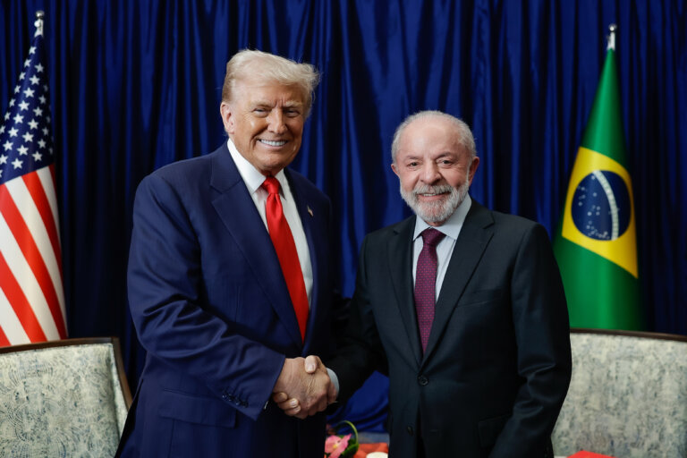 jornal-britanico-diz-que-trump-transforma-autonomia-do-brasil-em-‘delito-comercial’-e-favorece-bolsonarismo-com-tarifas