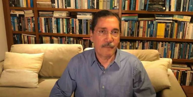 video:-flavio-bolsonaro-pode-ficar-fora-do-pleito-por-conexoes-ao-crime,-diz-merval