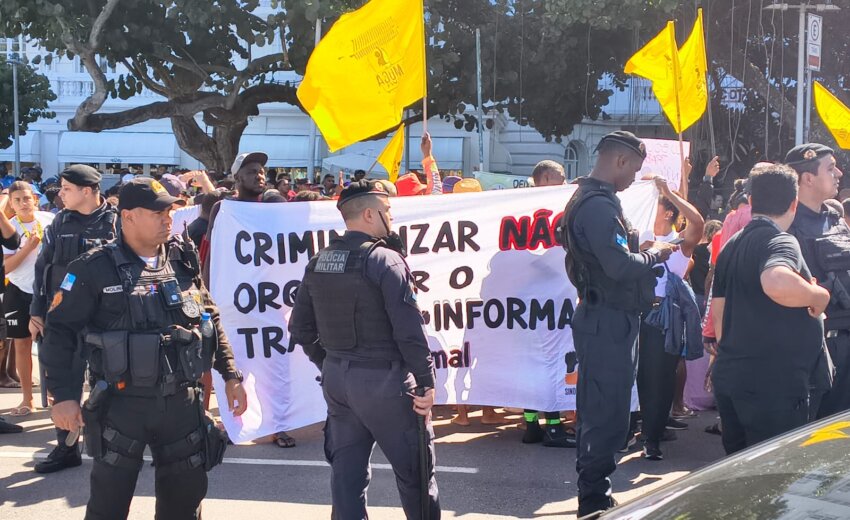 camelos-protestam-em-copacabana-contra-operacao-tolerancia-zero,-que-comeca-nesta-quinta
