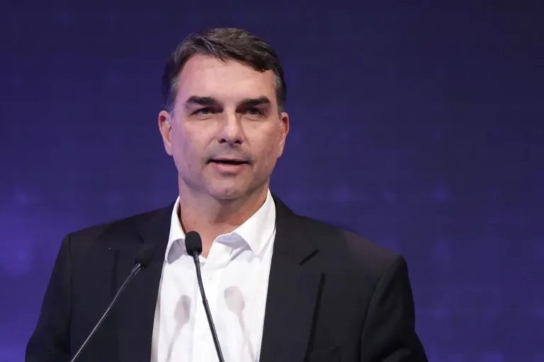flavio-bolsonaro-reage-a-quaest-apos-lula-abrir-vantagem-em-cenarios-de-2026