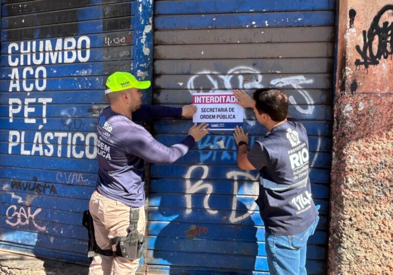 prefeitura-interdita-ferro-velho-clandestino-no-jacare,-em-zona-norte