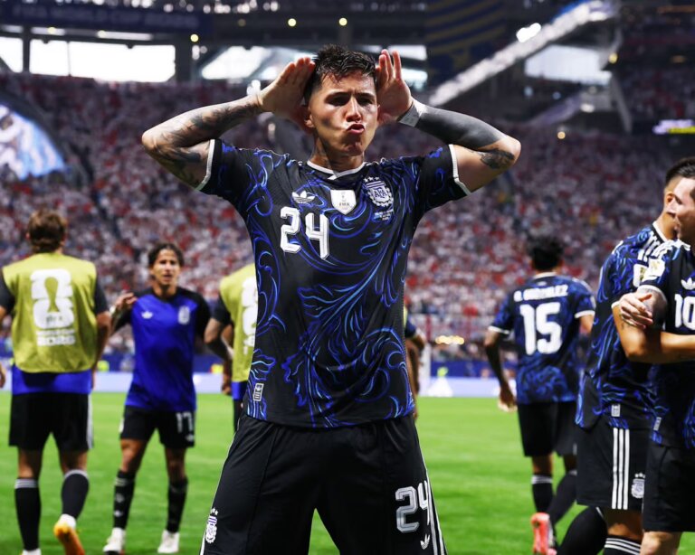 messi-comanda-virada-epica,-argentina-elimina-inglaterra-e-vai-a-final-da-copa-do-mundo