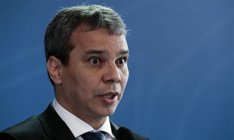 ministerio-da-justica-e-pf-investigam-mais-de-mil-postos-por-suspeita-de-elo-com-o-crime-em-rio