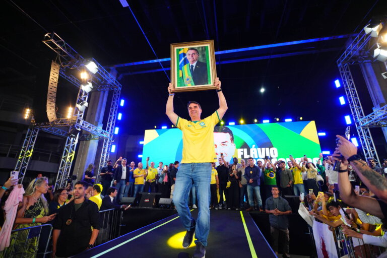 aliados-veem-veto-de-moraes-como-chance-para-flavio-bolsonaro-se-impor-e-isolar-michelle