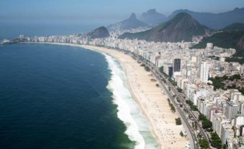 o-desaparecimento-de-um-adolescente-de-17-anos-mobiliza-equipes-de-resgate-na-praia-de-copacabana,-na-zona-…