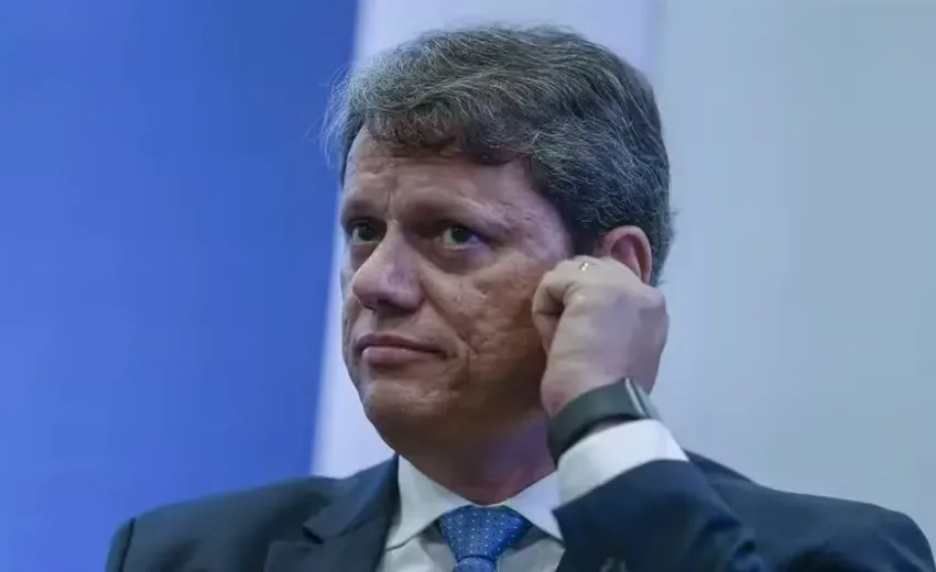 tarcisio-ja-censurou-21-anuncios-criticos-antes-da-campanha;-entenda