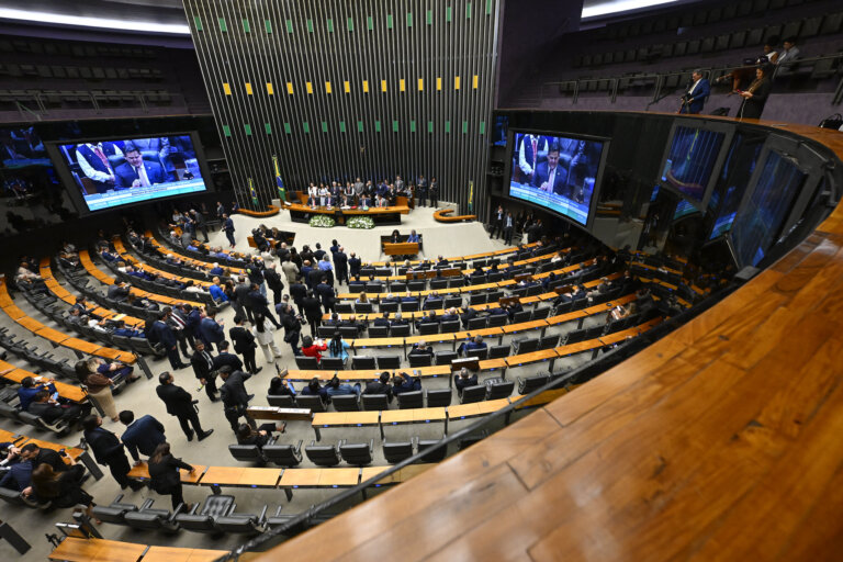 senado-quase-nao-reduz-desigualdade-racial-em-tres-eleicoes