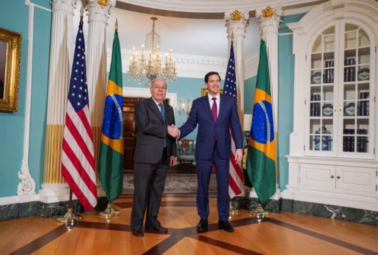 governo-acusa-eua-de-motivacao-‘politica’-e-‘ideologica’-e-diz-que-fez-mais-de-30-contatos-para-negociar-tarifas