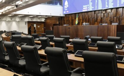 prisoes,-buscas-e-dinheiro-vivo:-escandalos-atingem-oito-nomes-eleitos-para-a-alerj-em-dez-meses