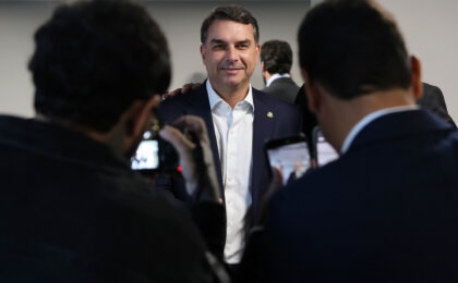 defesa-de-flavio-bolsonaro-pede-a-moraes-adiamento-de-depoimento-sobre-calunia-contra-lula