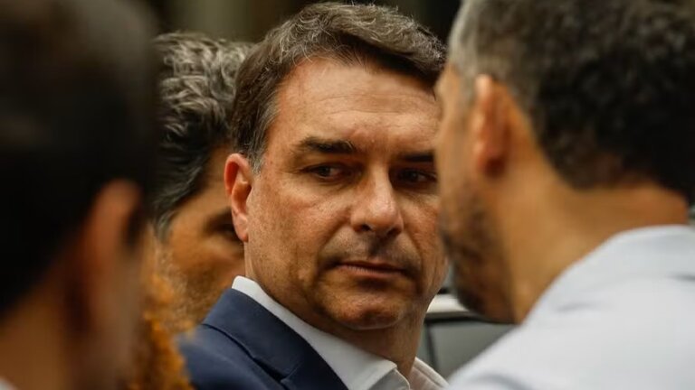 agro-critica-flavio-bolsonaro-por-politizar-crise-do-tarifaco-nos-eua