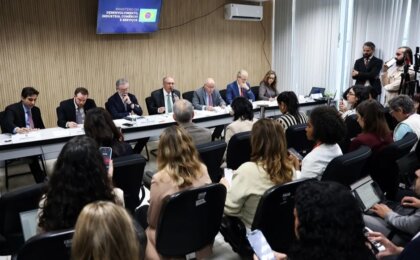 governo-promete-credito-e-novos-mercados-para-empresas-atingidas-por-tarifaco-dos-eua