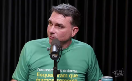 flavio-bolsonaro-diz-que-teria-“estancado”-michelle-se-nao-fosse-mulher-de-seu-pai