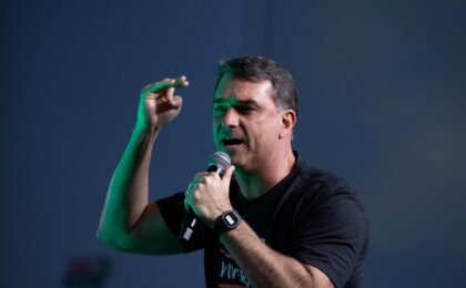 o-senador-flavio-bolsonaro-(pl).