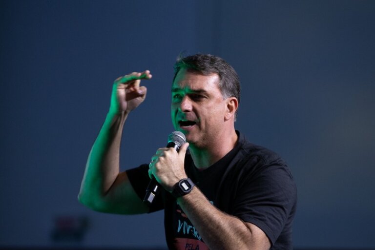 o-senador-flavio-bolsonaro-(pl).