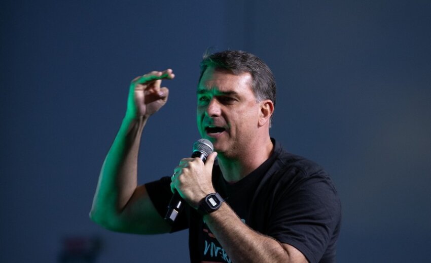 flavio-bolsonaro-se-isola-no-pl-ao-tentar-emplacar-daniella-marques-como-vice