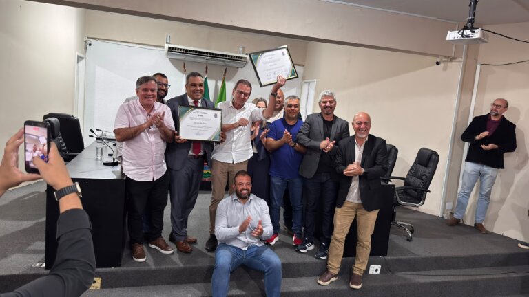 eduardo-paes-recebe-homenagem-de-vereadores-em-passagem-por-seropedica