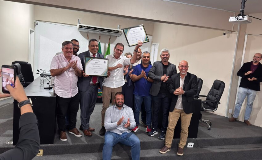 eduardo-paes-recebe-homenagem-de-vereadores-em-passagem-por-seropedica